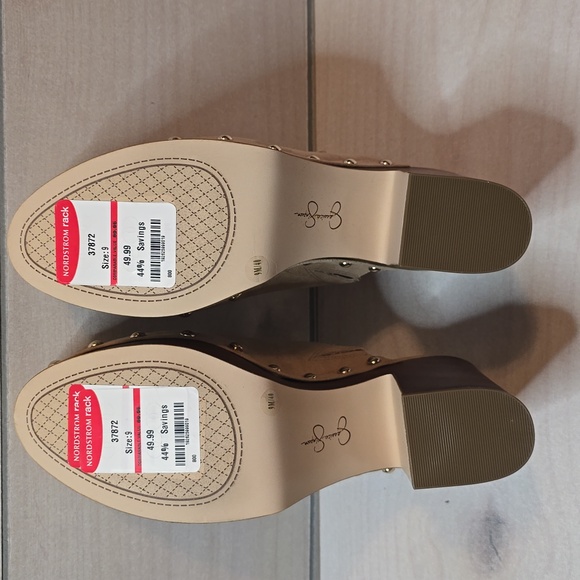 Jessica Simpson Platform Clogs - Picture 7 of 7